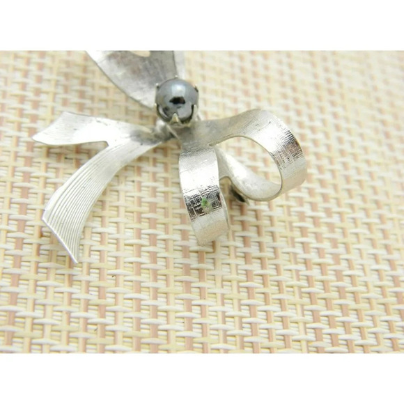 1961 ROLYN INC Sterling Silver Hematite Bow Pin Brooch Vintage - Picture 3 of 5